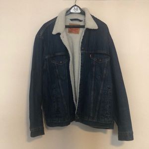 Vintage fit Levi’s trucker Sherpa jacket